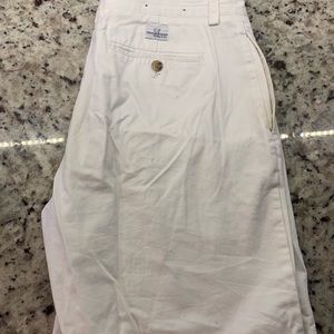 Good condition white vineyard vines shorts size 32